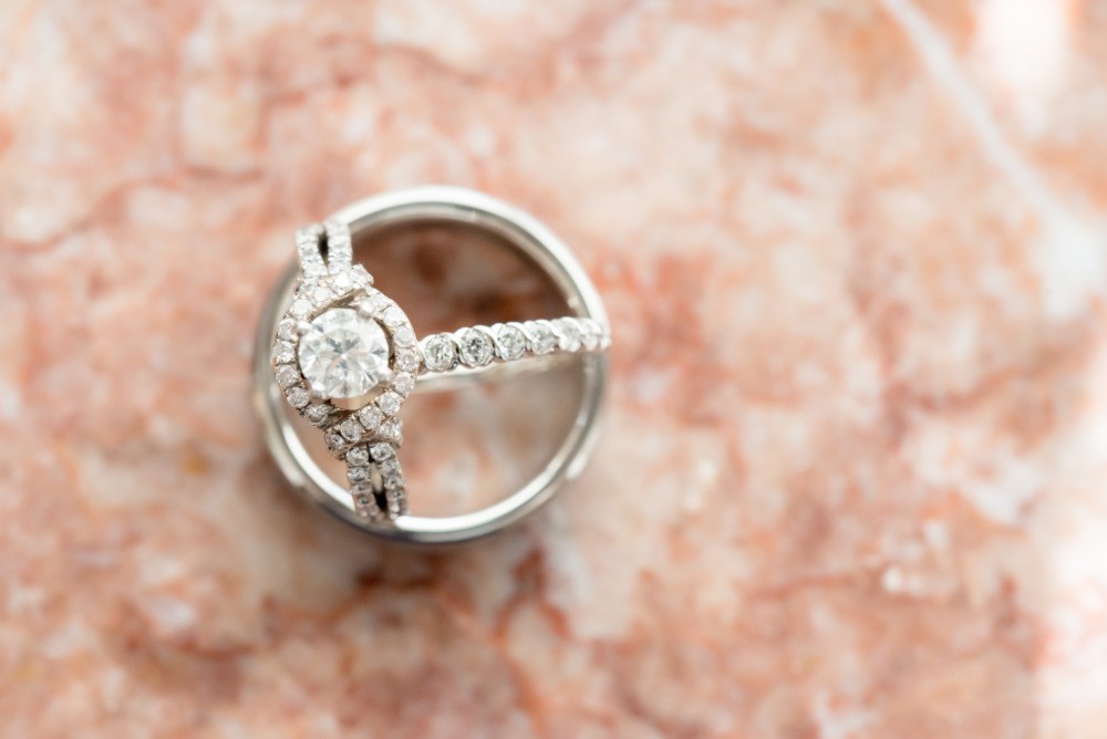 Characteristics of Round Cut Engagement Rings